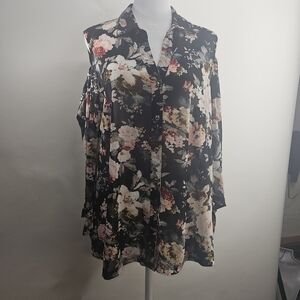 Ember size large floral button up with shoulder holes. Black with peach & tan.